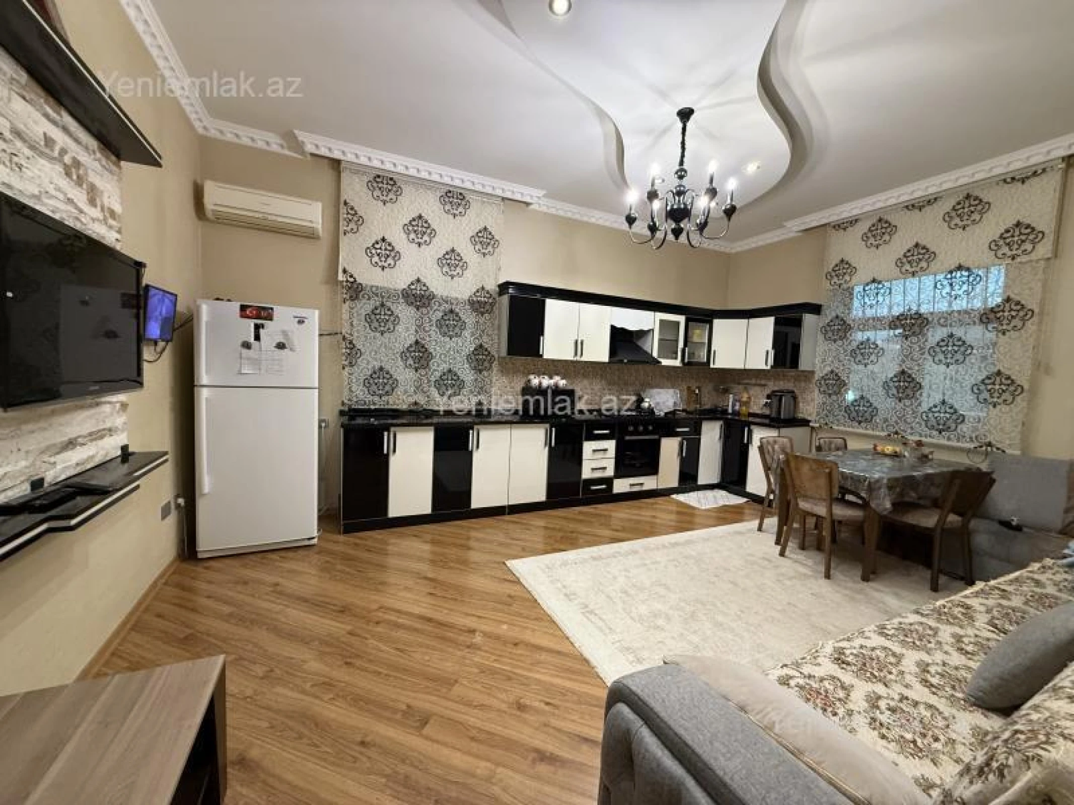 Satılır 6 otaqlı həyət evi 250 m²