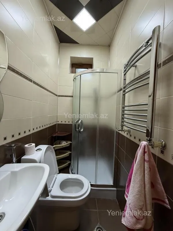 Satılır 6 otaqlı həyət evi 250 m²