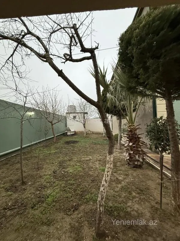 Satılır 6 otaqlı həyət evi 250 m²