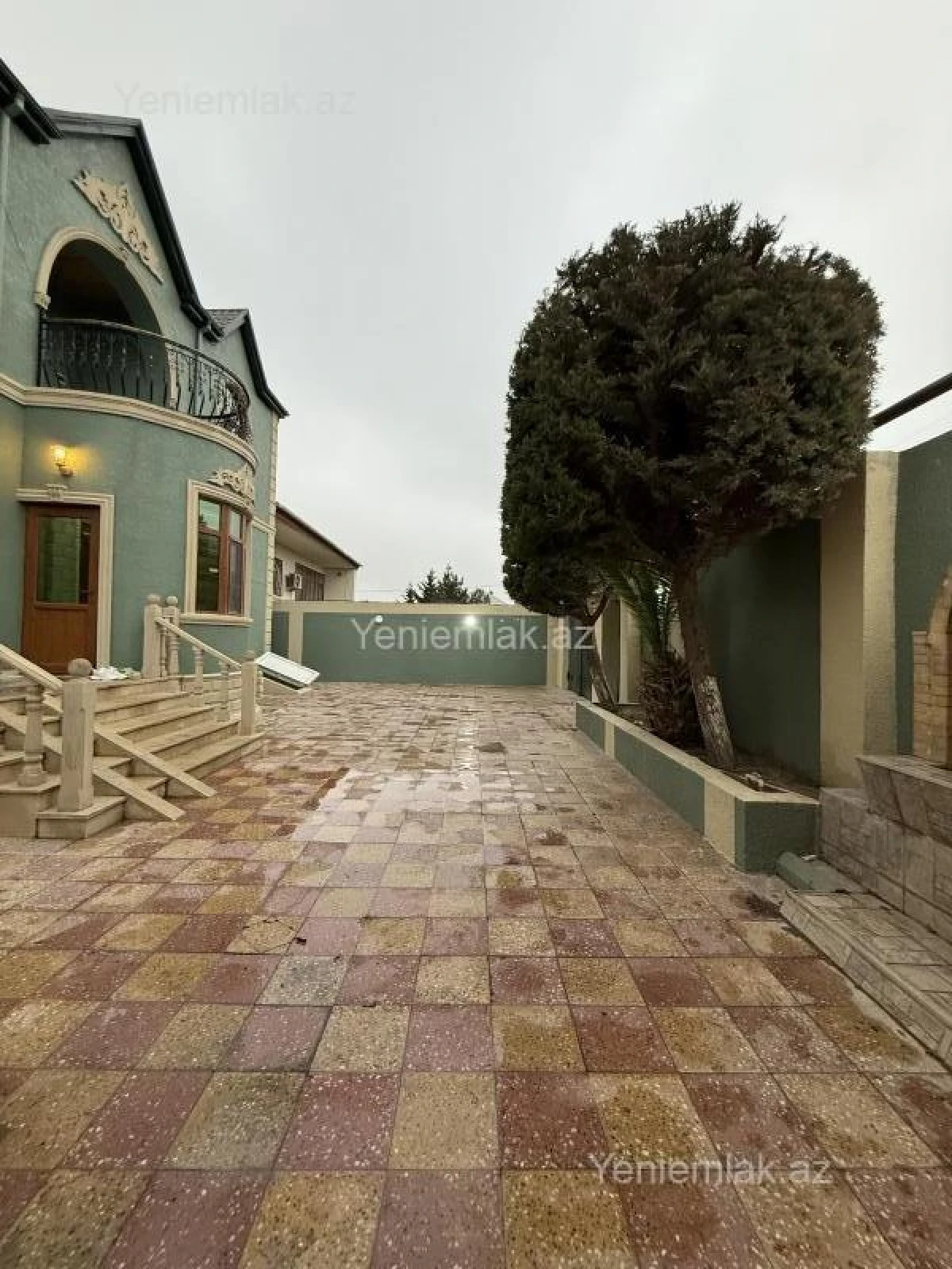 Satılır 6 otaqlı həyət evi 250 m²