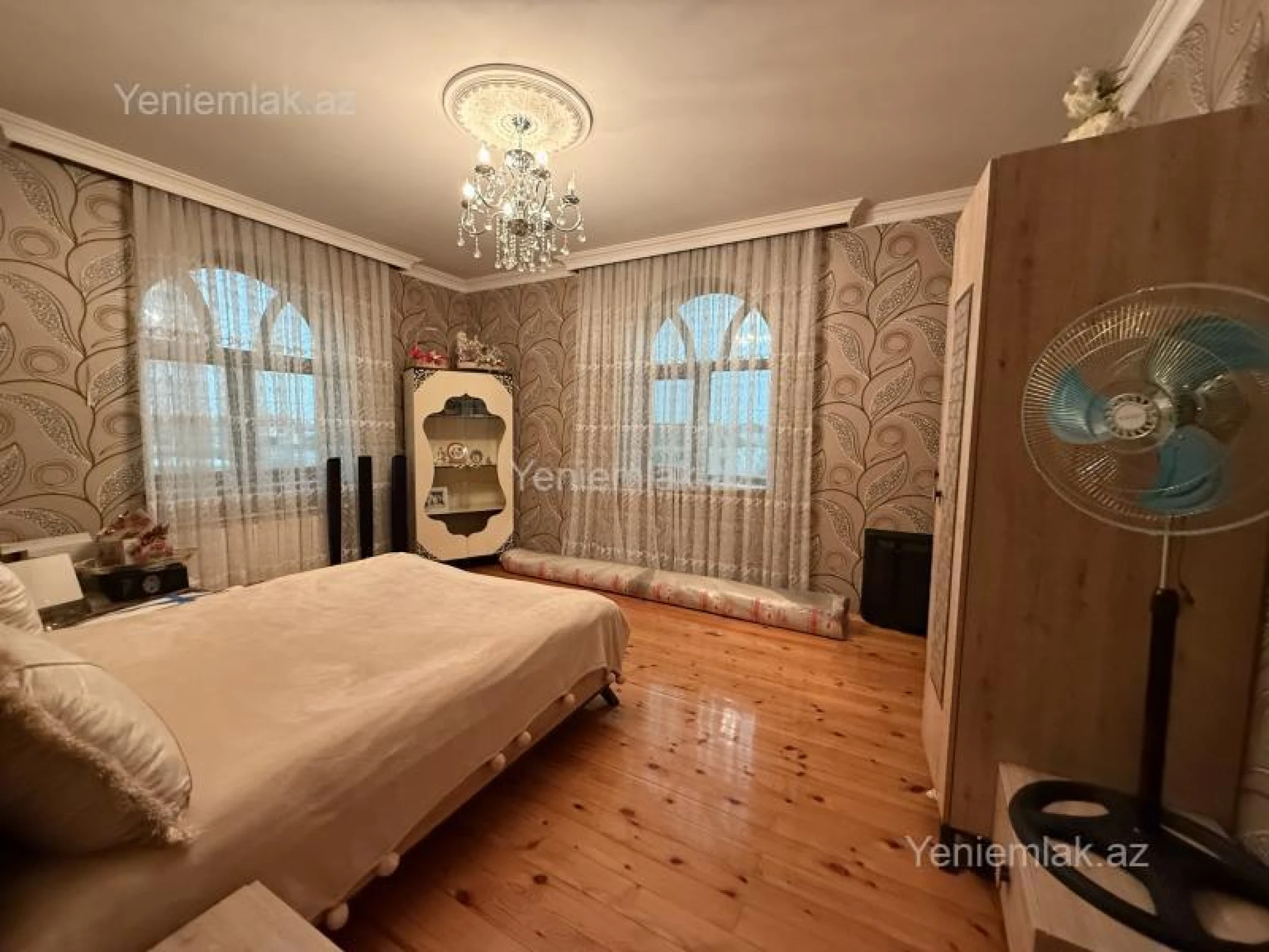 Satılır 6 otaqlı həyət evi 250 m²