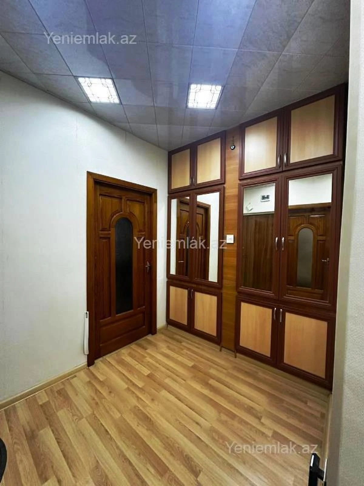 Satılır 3 otaqlı köhnə tikili 55 m²