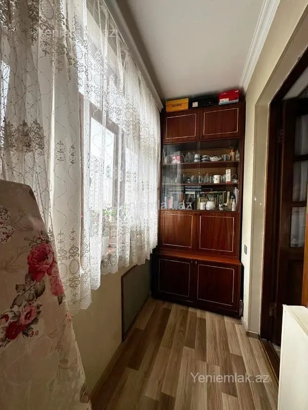 Satılır 3 otaqlı köhnə tikili 55 m²