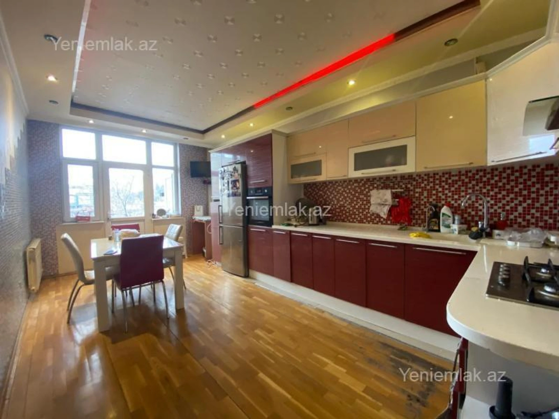 Satılır 3 otaqlı yeni tikili 125 m²