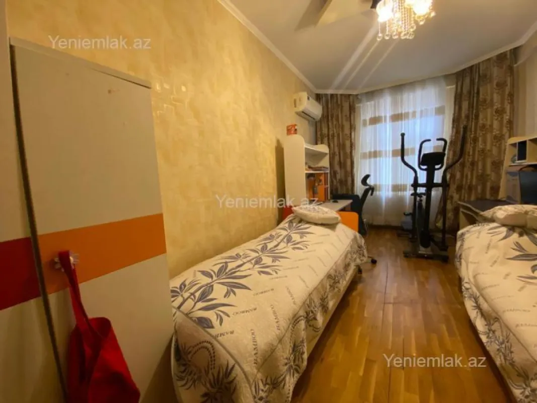 Satılır 3 otaqlı yeni tikili 125 m²