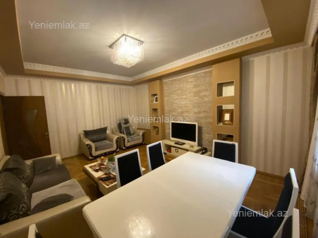 Satılır 3 otaqlı yeni tikili 125 m²