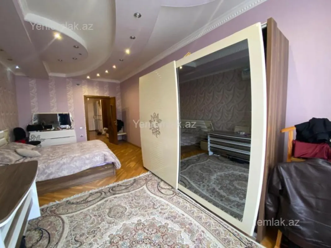 Satılır 3 otaqlı yeni tikili 125 m²