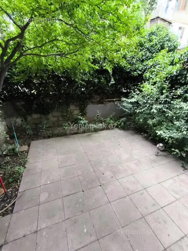 Satılır 1 otaqlı köhnə tikili 35 m²