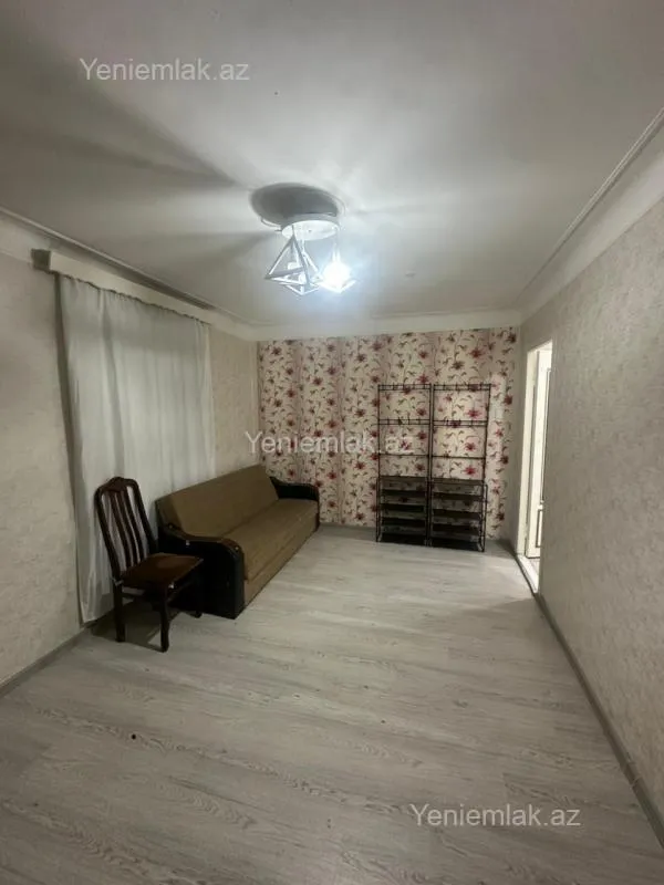 Satılır 1 otaqlı köhnə tikili 35 m²