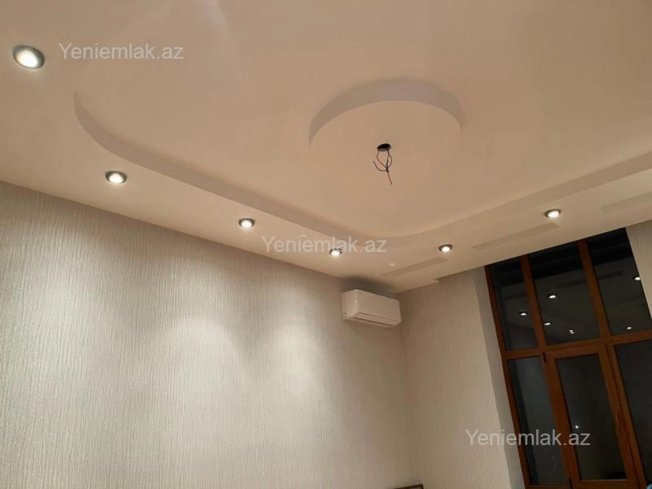 Satılır 6 otaqlı həyət evi 656 m²