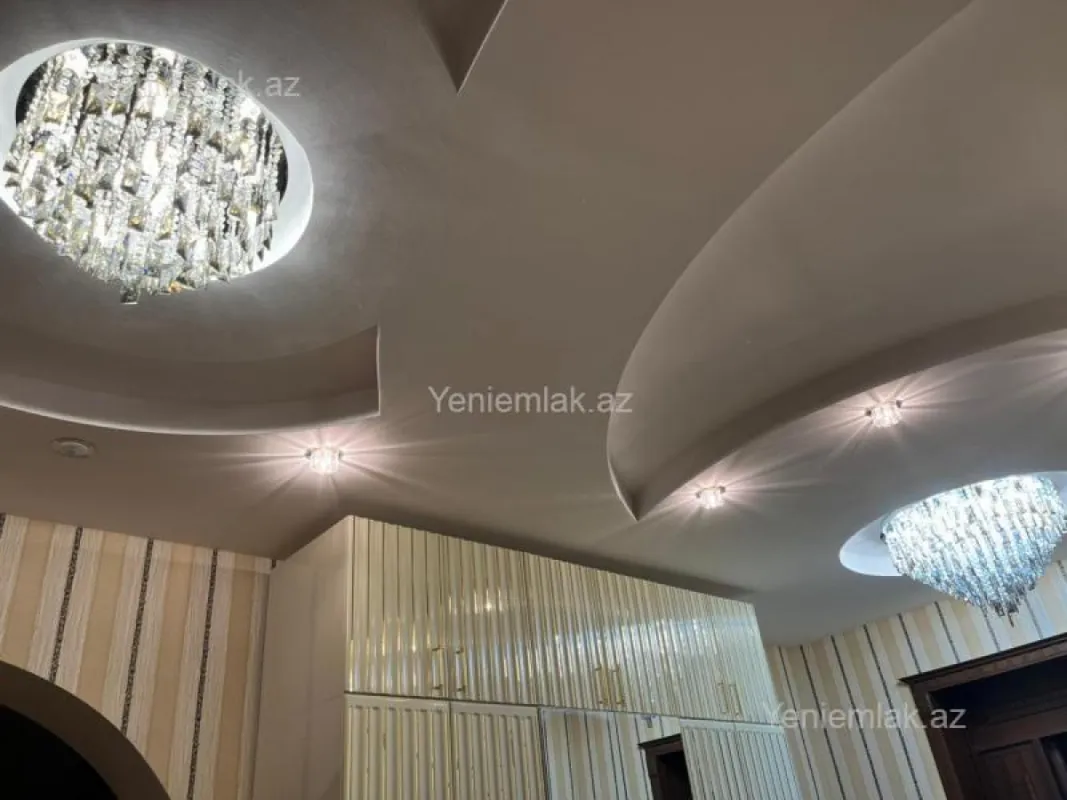 Satılır 6 otaqlı həyət evi 656 m²