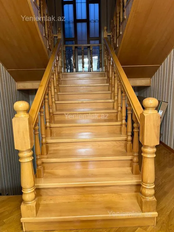 Satılır 6 otaqlı həyət evi 656 m²