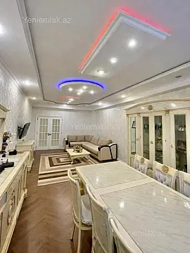 Satılır 3 otaqlı yeni tikili 130 m²