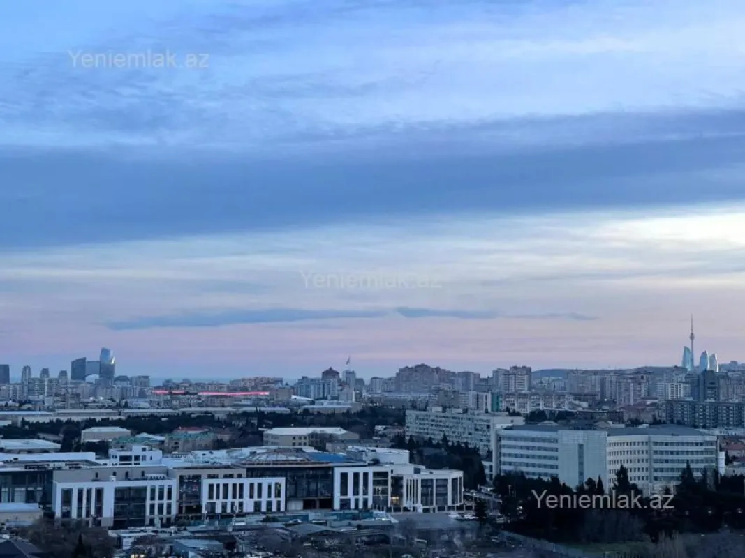 Satılır 3 otaqlı yeni tikili 130 m²