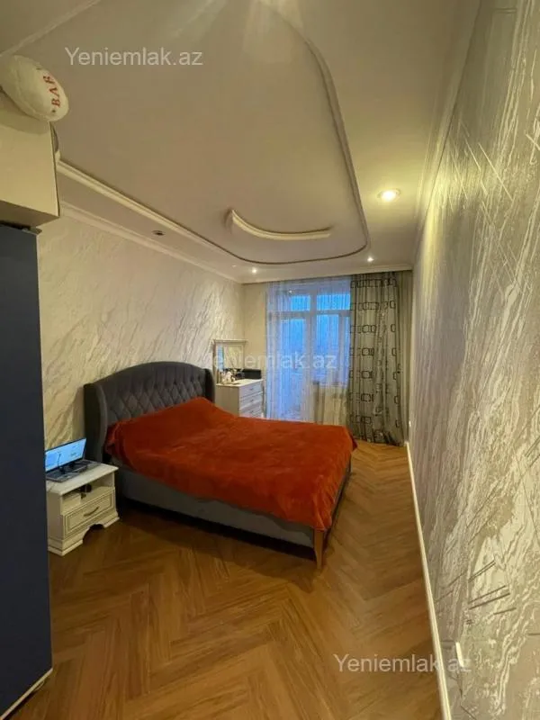 Satılır 3 otaqlı yeni tikili 130 m²