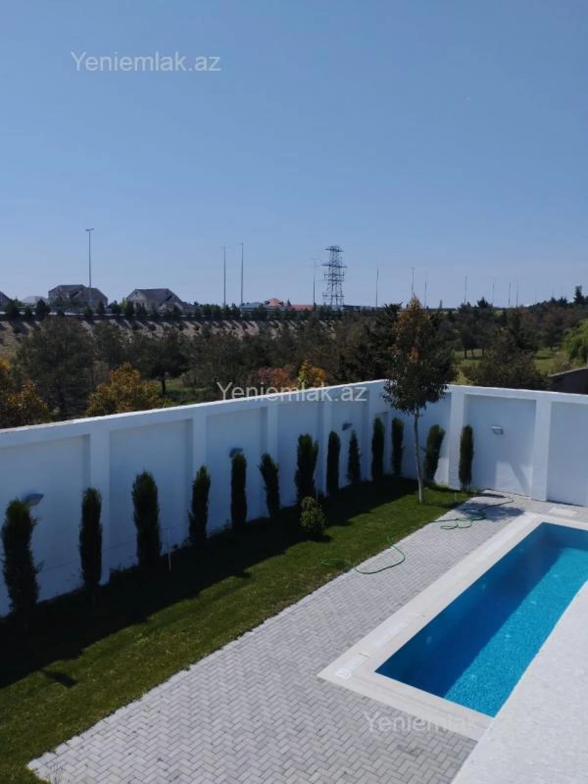Satılır 4 otaqlı həyət evi 300 m²