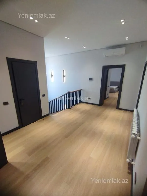 Satılır 4 otaqlı həyət evi 300 m²