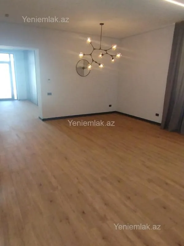 Satılır 4 otaqlı həyət evi 300 m²