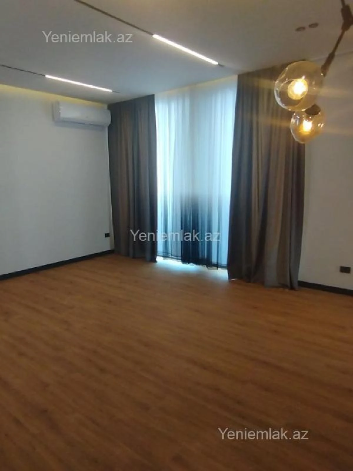 Satılır 4 otaqlı həyət evi 300 m²