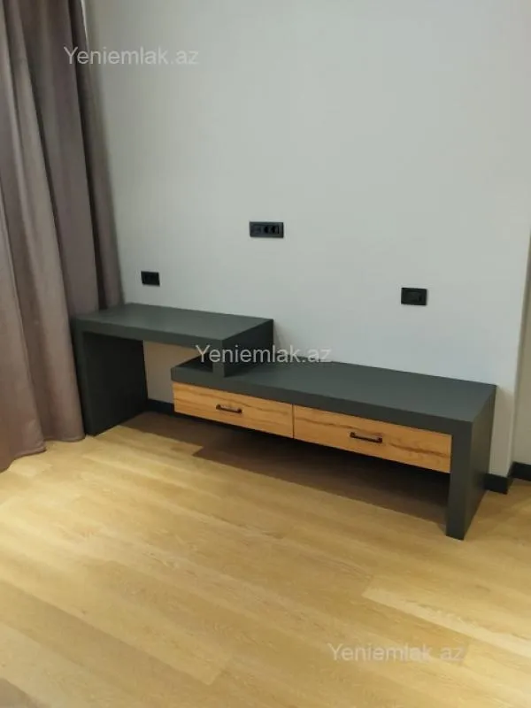 Satılır 4 otaqlı həyət evi 300 m²