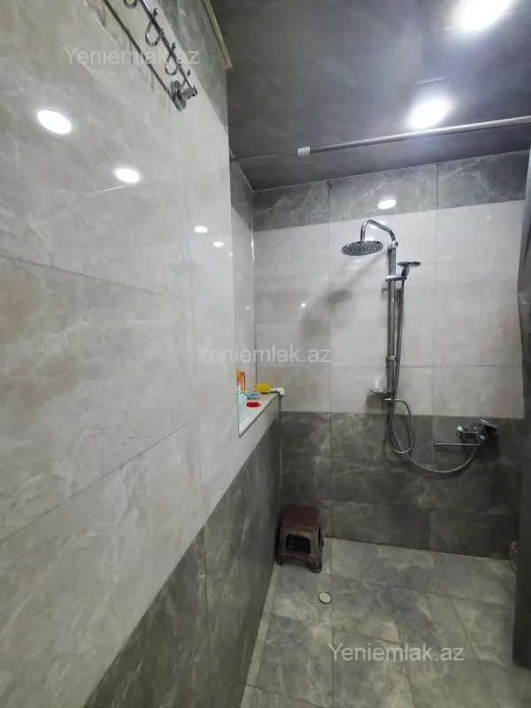 Satılır 3 otaqlı köhnə tikili 70 m²