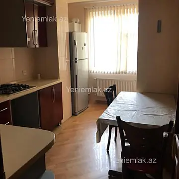 Satılır 4 otaqlı köhnə tikili 95 m²