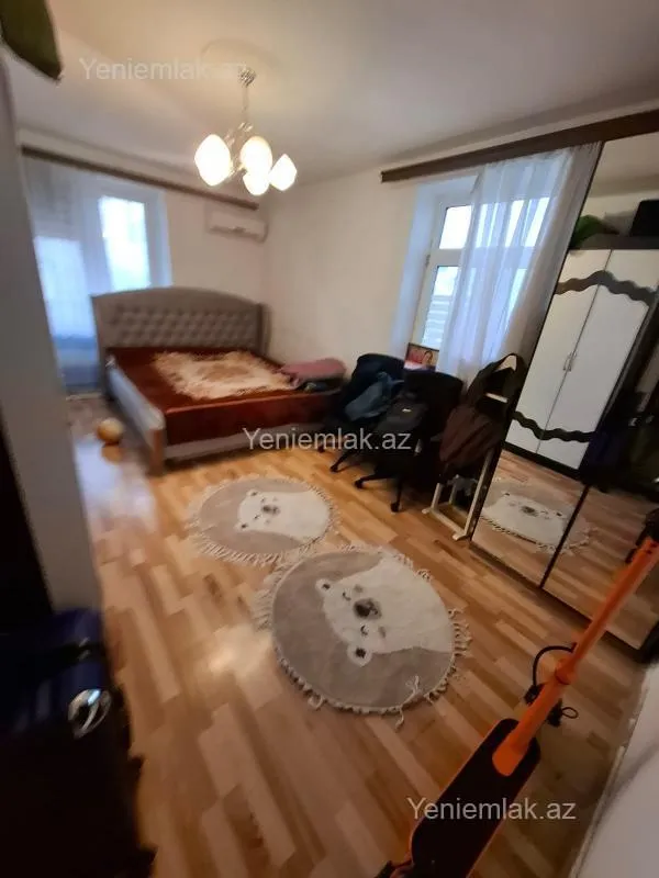 Satılır 1 otaqlı köhnə tikili 40 m²