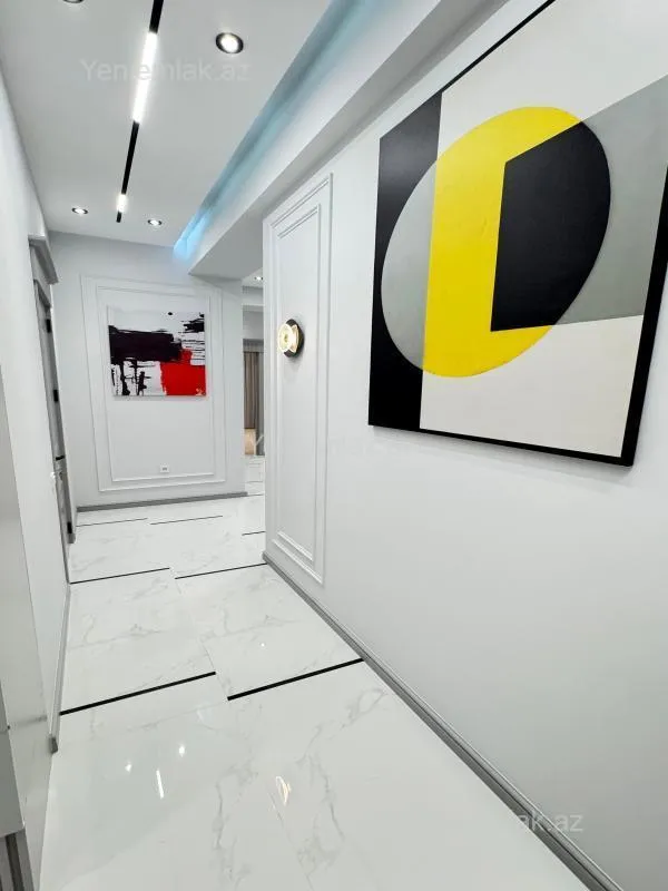 Satılır 3 otaqlı yeni tikili 125 m²