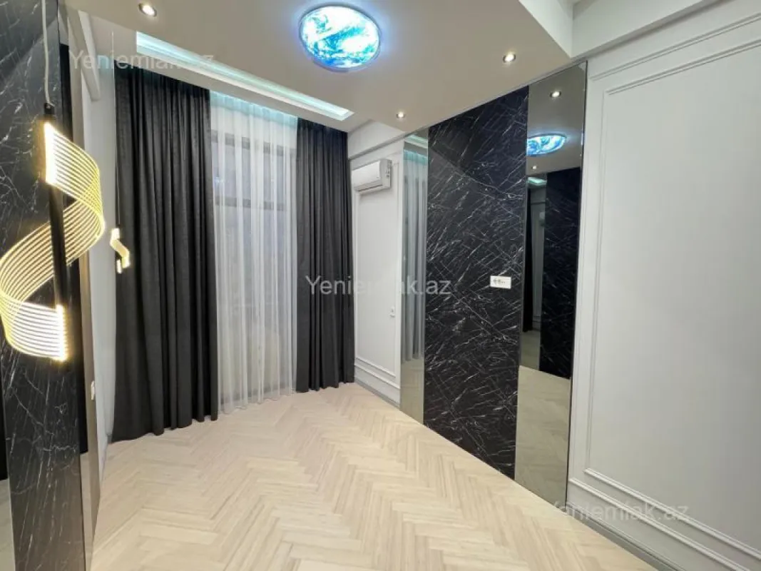 Satılır 3 otaqlı yeni tikili 125 m²