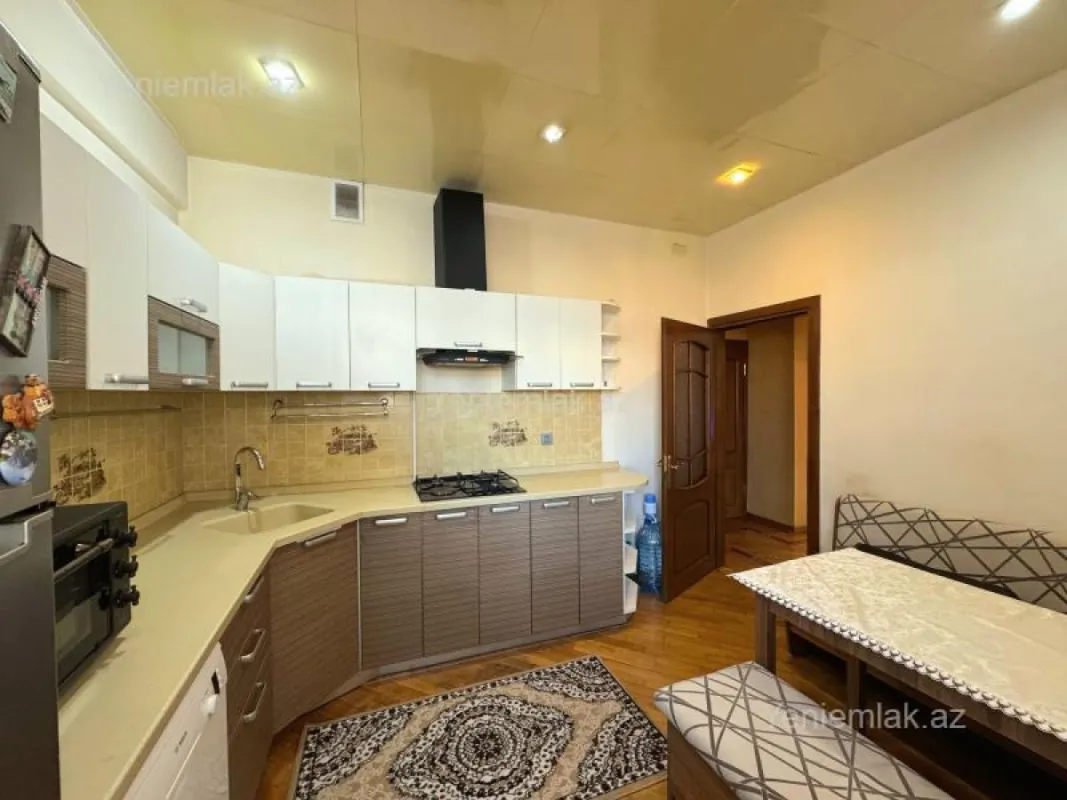 Satılır 3 otaqlı yeni tikili 115 m²