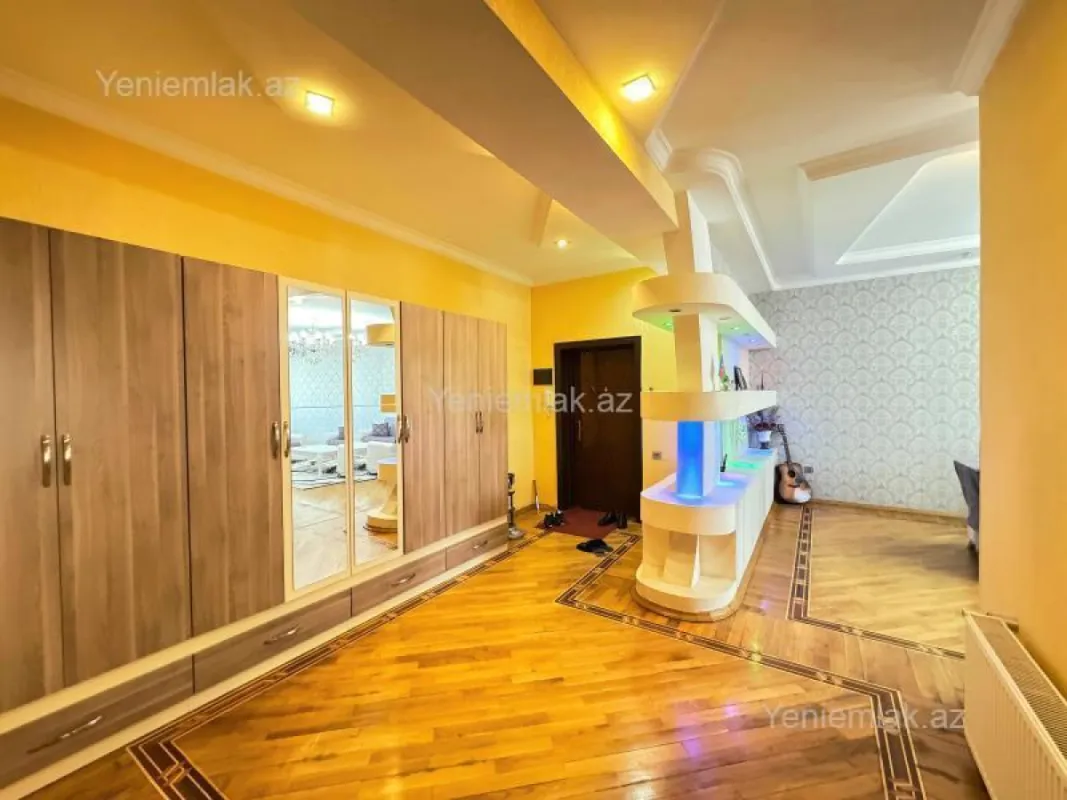 Satılır 3 otaqlı yeni tikili 115 m²