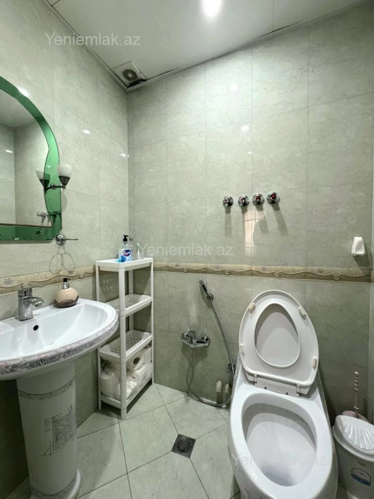 Satılır 3 otaqlı yeni tikili 115 m²