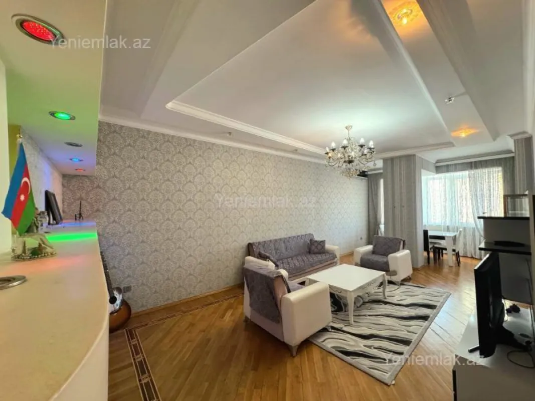 Satılır 3 otaqlı yeni tikili 115 m²