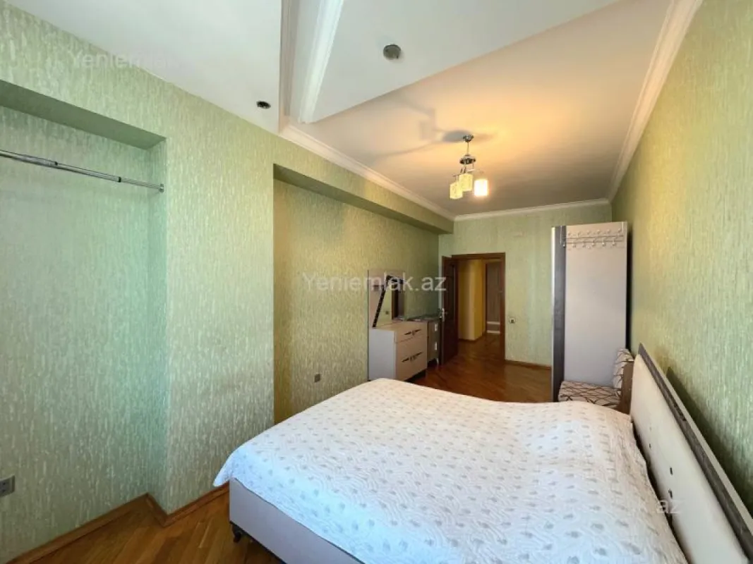 Satılır 3 otaqlı yeni tikili 115 m²