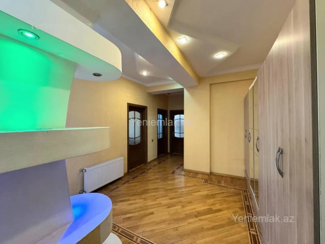 Satılır 3 otaqlı yeni tikili 115 m²