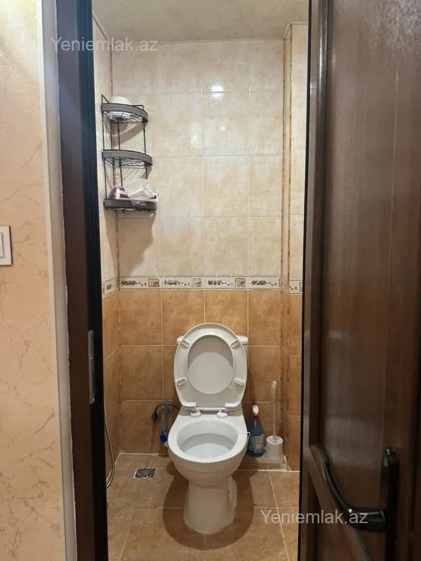 Satılır 3 otaqlı köhnə tikili 100 m²