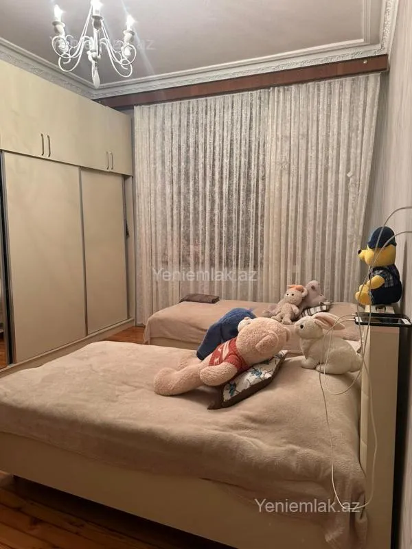 Satılır 3 otaqlı köhnə tikili 100 m²