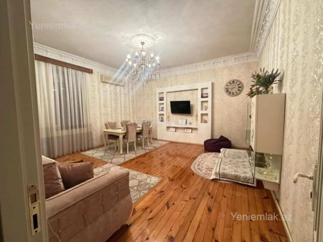 Satılır 3 otaqlı köhnə tikili 100 m²