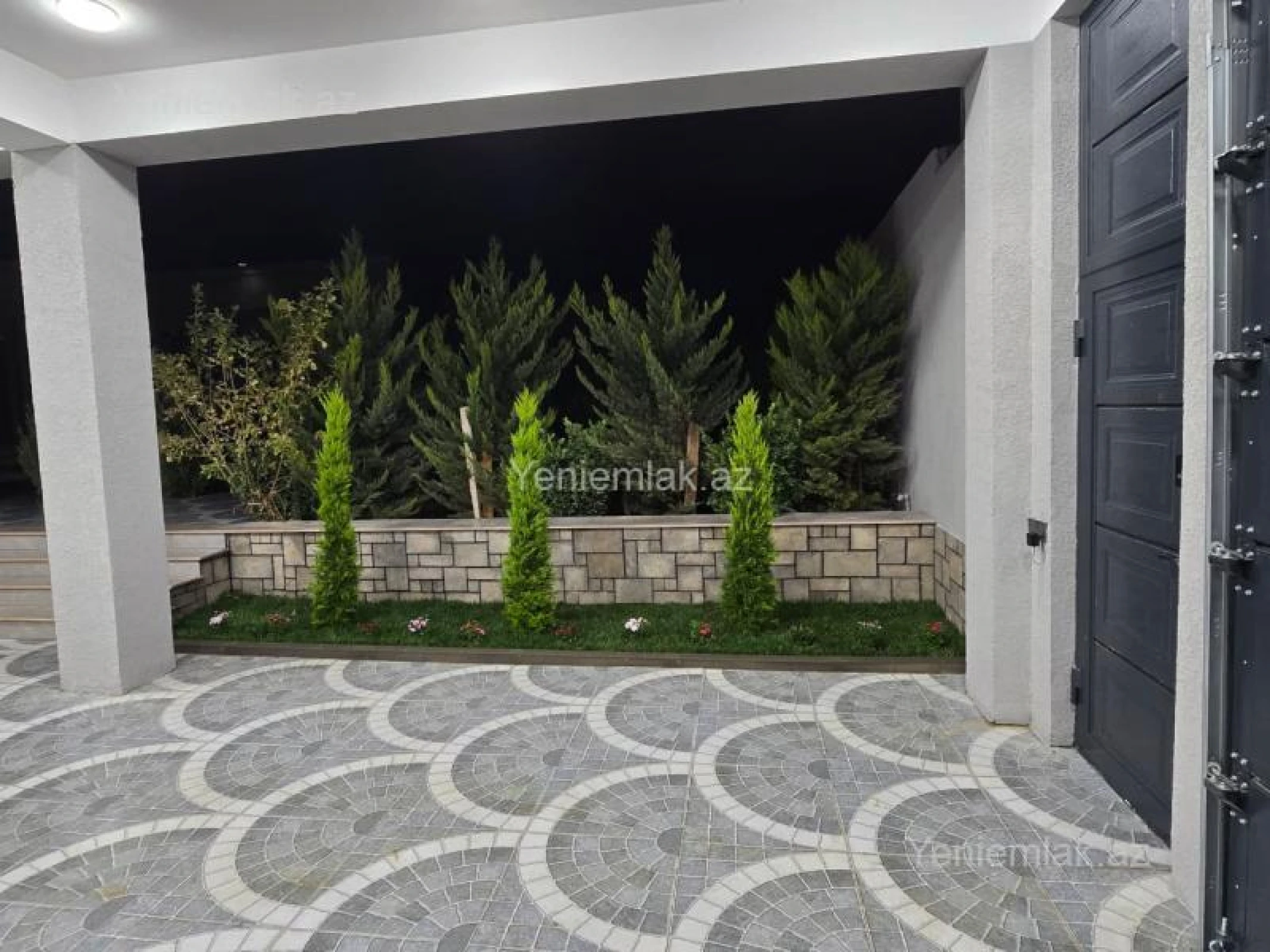 Satılır 5 otaqlı həyət evi 250 m²