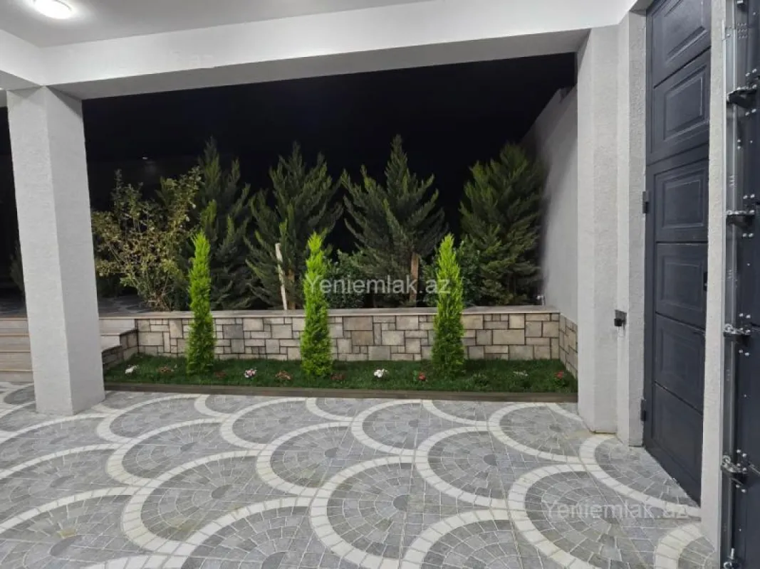 Satılır 5 otaqlı həyət evi 250 m²