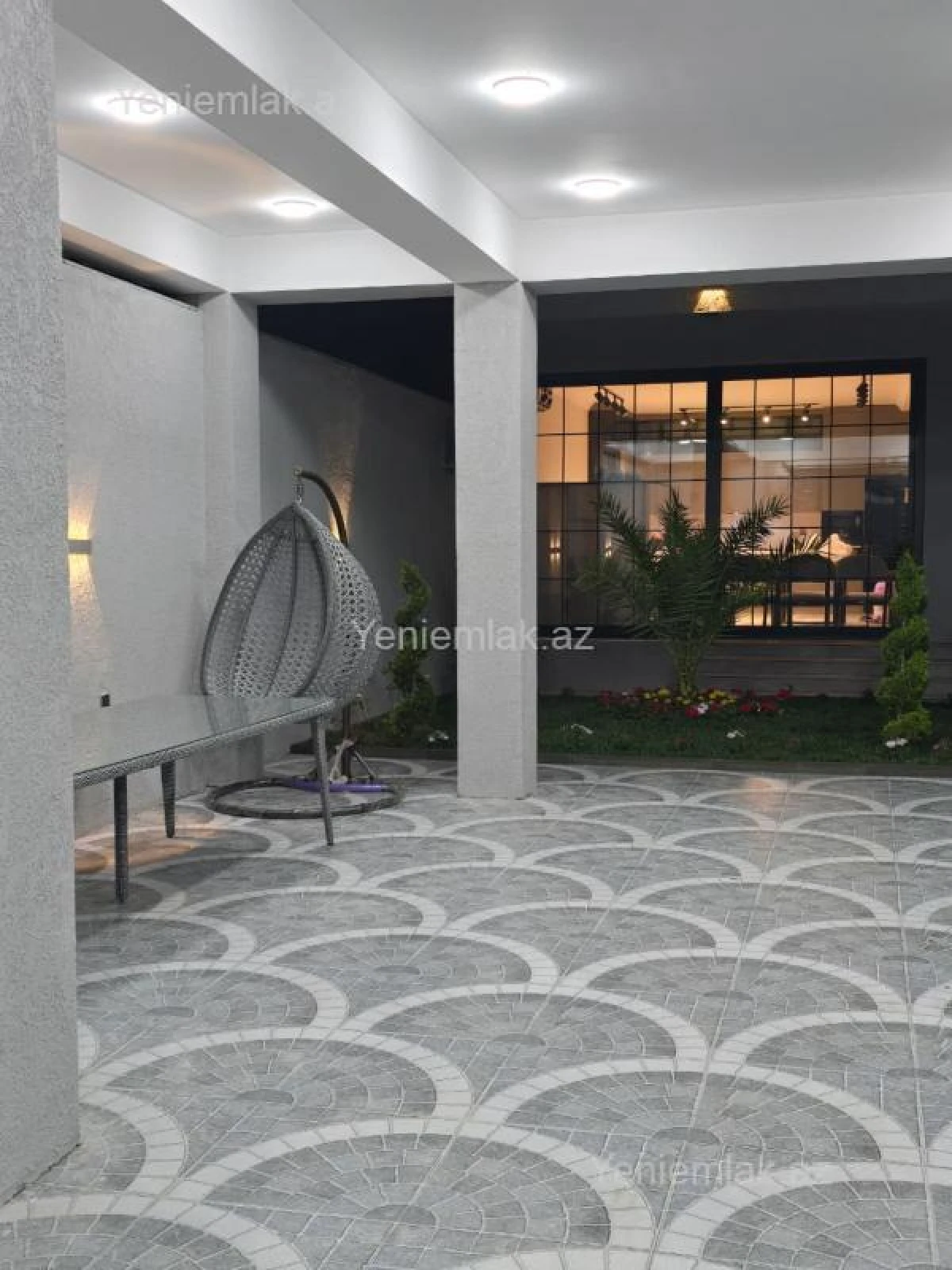 Satılır 5 otaqlı həyət evi 250 m²