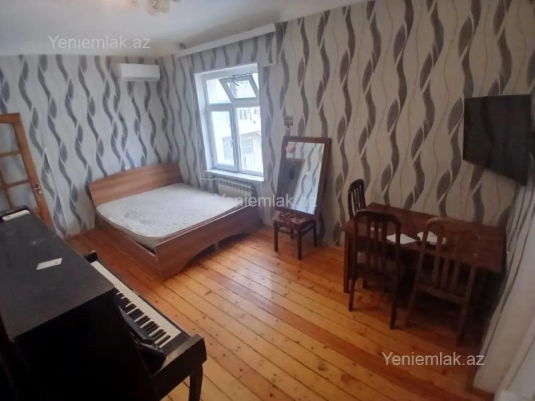 Satılır 2 otaqlı köhnə tikili 35 m²