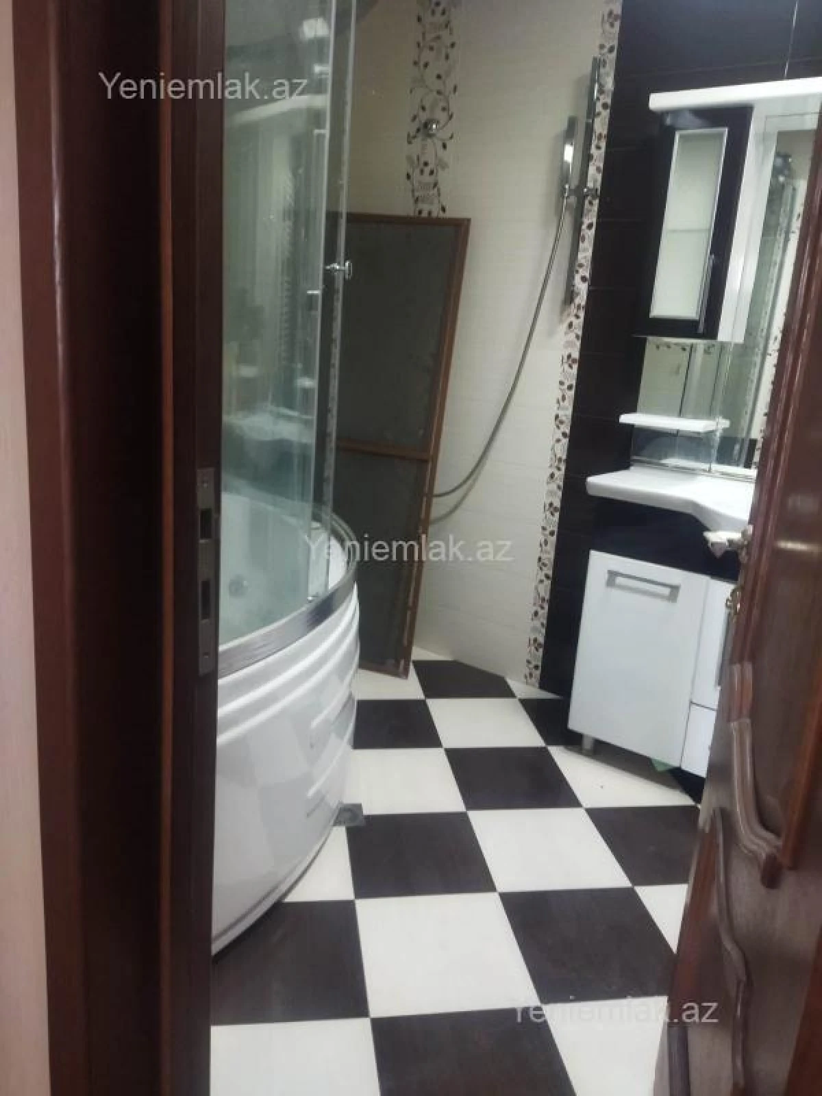 Satılır 3 otaqlı yeni tikili 130 m²