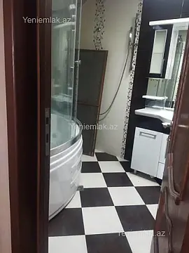 Satılır 3 otaqlı yeni tikili 130 m²