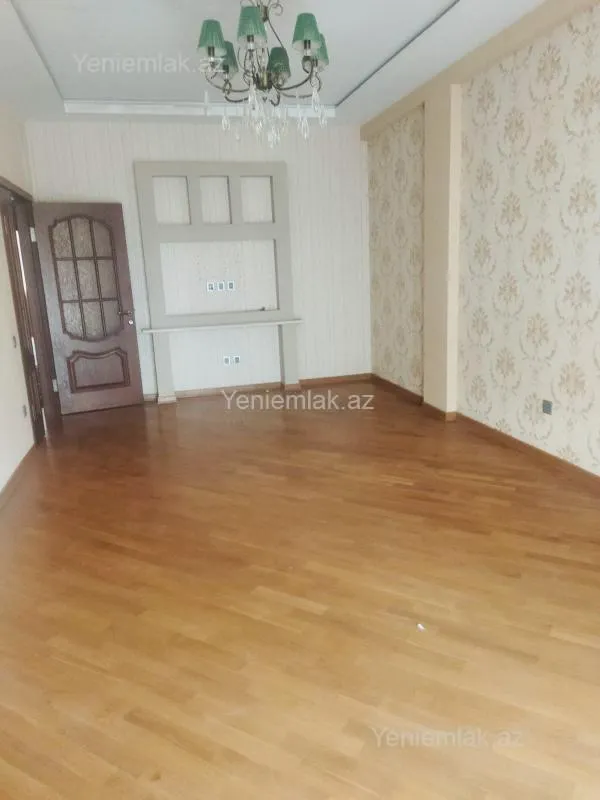 Satılır 3 otaqlı yeni tikili 130 m²