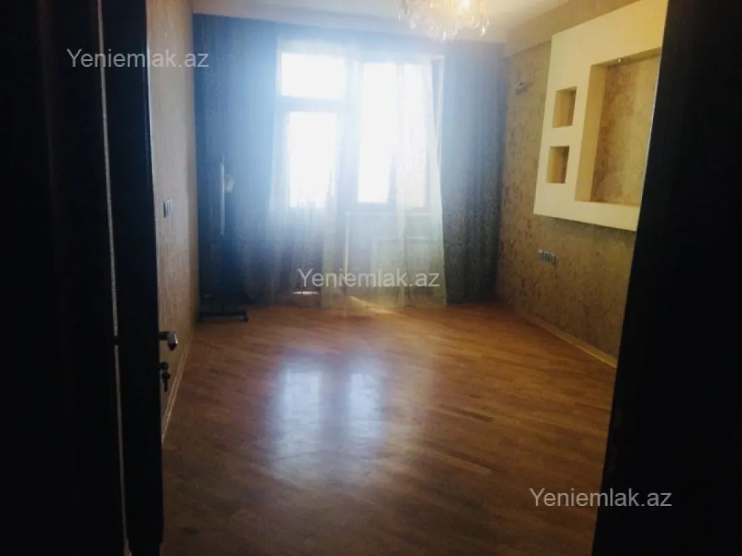 Satılır 3 otaqlı yeni tikili 130 m²