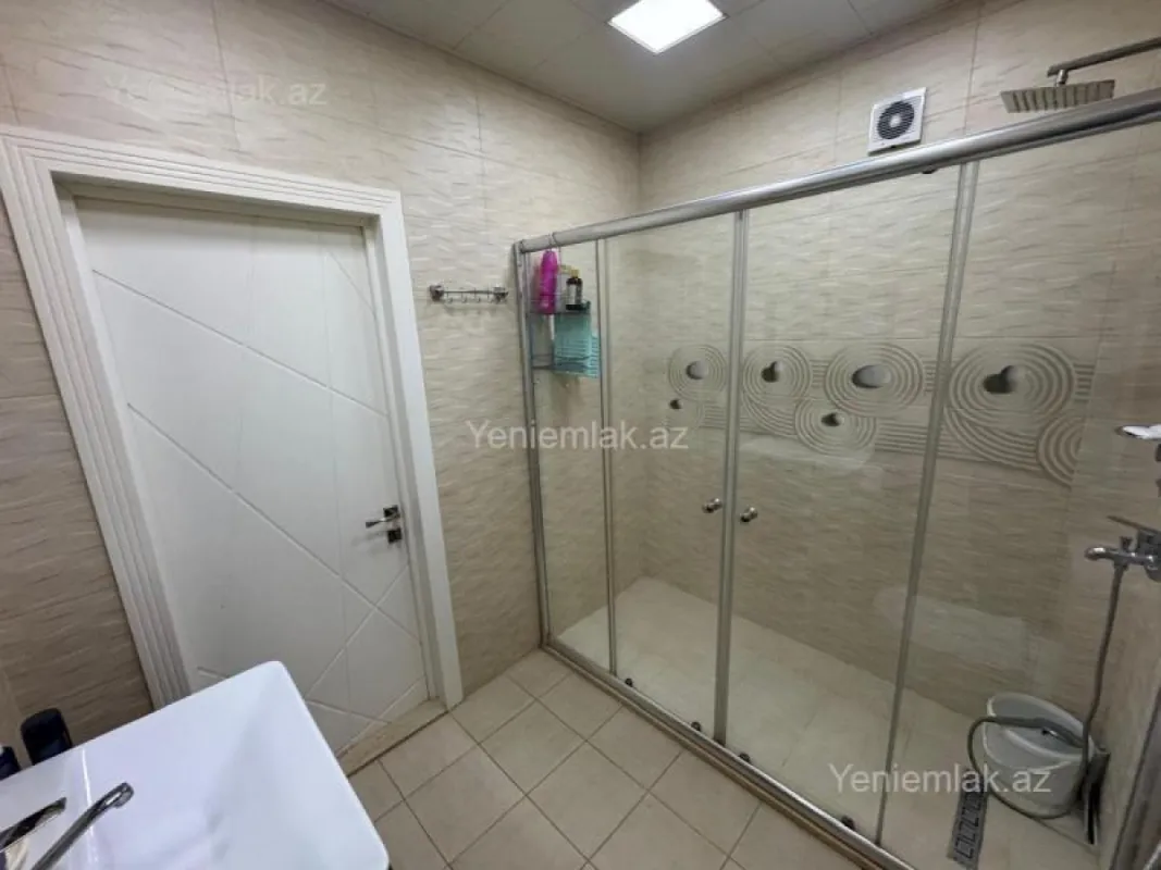 Satılır 3 otaqlı yeni tikili 120 m²