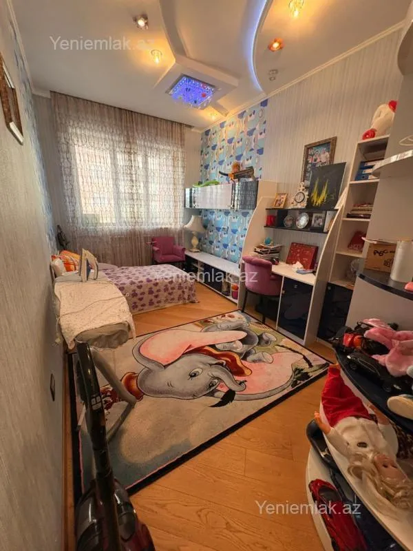 Satılır 4 otaqlı yeni tikili 170 m²