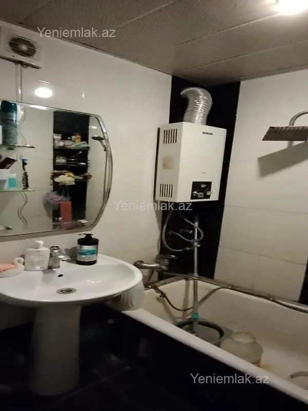 Satılır 4 otaqlı köhnə tikili 88 m²