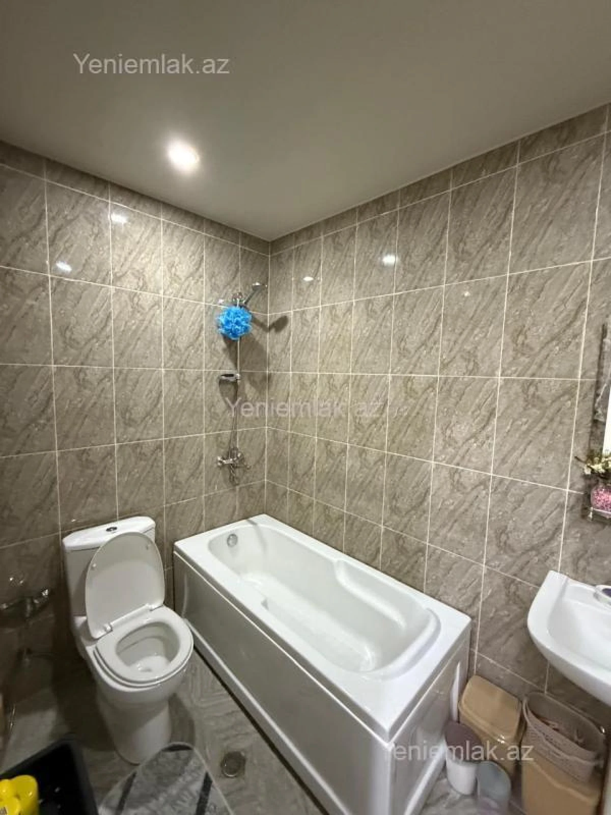 Satılır 3 otaqlı yeni tikili 73 m²